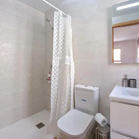 2bd Spacious & Stylish With Heated Pool Апартаменты