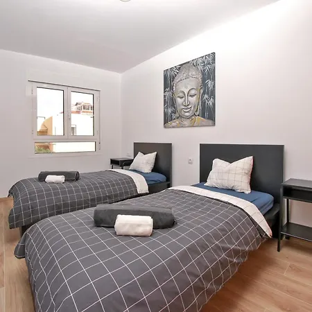 2bd Spacious & Stylish With Heated Pool アパート