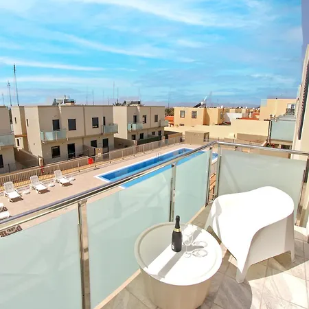 2bd Spacious & Stylish With Heated Pool Апартаменты