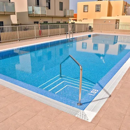2bd Spacious & Stylish With Heated Pool Апартаменты