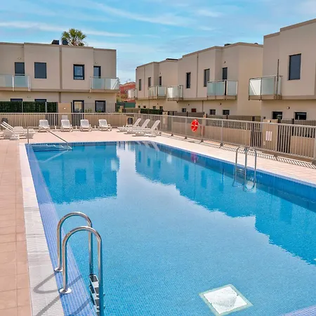 2bd Spacious & Stylish With Heated Pool Las Rosas (Arona, Tenerife)